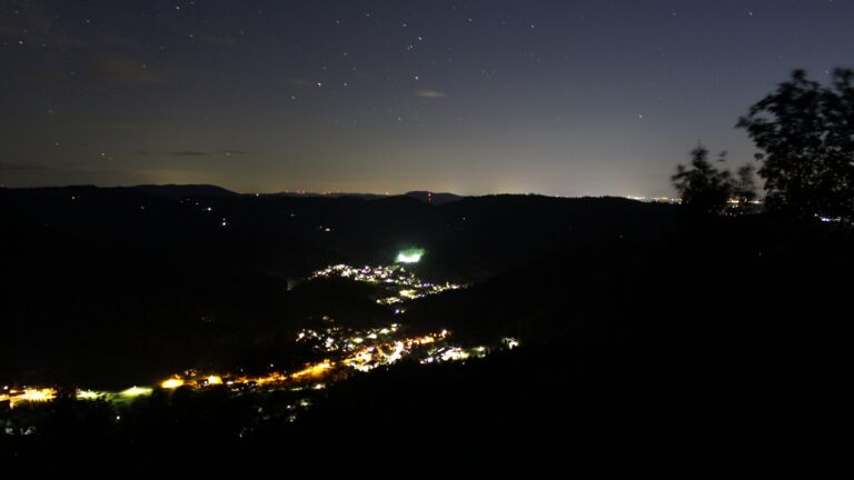 Dieses Bild zeigt eine Webcam-Aufnahme vom Achertal, aufgenommen am Freitag, den 04.09.2026 um 21:30 Uhr. Die Temperatur betrug 22.6°C.
