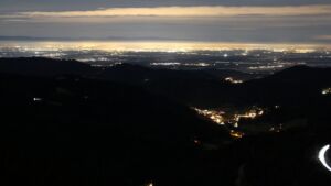 Dieses Bild zeigt eine Webcam-Aufnahme vom Achertal, aufgenommen am Samstag, den 29.11.2025 um 21:30 Uhr. Die Temperatur betrug 6.7°C.