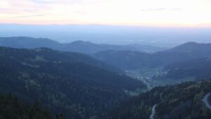 Dieses Bild zeigt eine Webcam-Aufnahme vom Achertal, aufgenommen am Sonntag, den 19.04.2026 um 20:30 Uhr. Die Temperatur betrug 6°C.