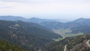 Dieses Bild zeigt eine Webcam-Aufnahme vom Achertal, aufgenommen am Mittwoch, den 15.04.2026 um 13:40 Uhr. Die Temperatur betrug 8.6°C.