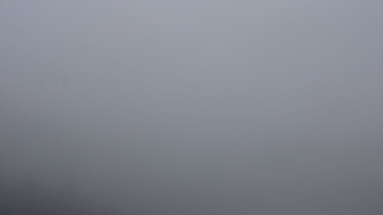 Dieses Bild zeigt eine Webcam-Aufnahme vom Achertal, aufgenommen am Sonntag, den 30.11.2025 um 13:10 Uhr. Die Temperatur betrug 2.6°C.