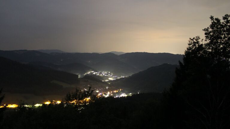 Dieses Bild zeigt eine Webcam-Aufnahme vom Achertal, aufgenommen am Samstag, den 01.08.2026 um 02:00 Uhr. Die Temperatur betrug 18.9°C.