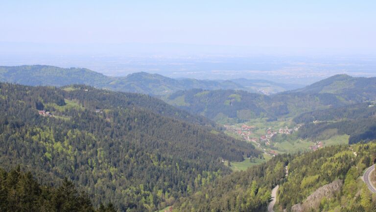 Dieses Bild zeigt eine Webcam-Aufnahme vom Achertal, aufgenommen am Mittwoch, den 30.04.2025 um 11:10 Uhr. Die Temperatur betrug 20.6°C.