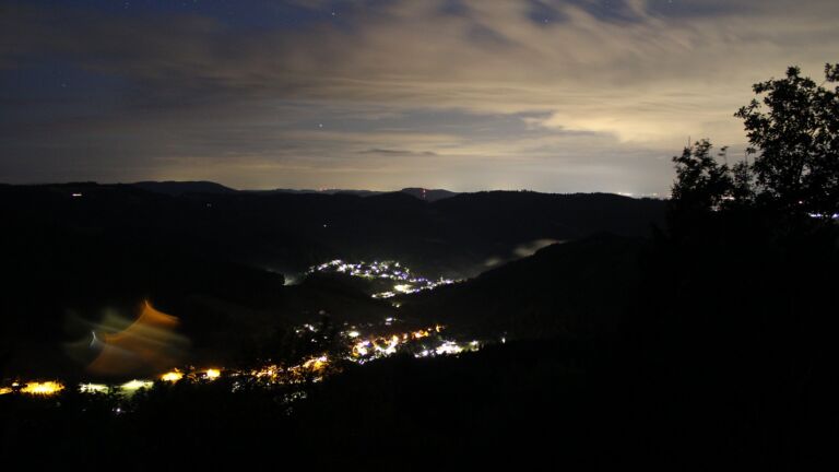 Dieses Bild zeigt eine Webcam-Aufnahme vom Achertal, aufgenommen am Samstag, den 22.08.2026 um 05:00 Uhr. Die Temperatur betrug 11°C.