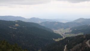 Dieses Bild zeigt eine Webcam-Aufnahme vom Achertal, aufgenommen am Samstag, den 28.02.2026 um 11:30 Uhr. Die Temperatur betrug 5.9°C.