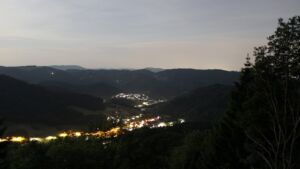 Dieses Bild zeigt eine Webcam-Aufnahme vom Achertal, aufgenommen am Samstag, den 30.05.2026 um 23:40 Uhr. Die Temperatur betrug 22.6°C.