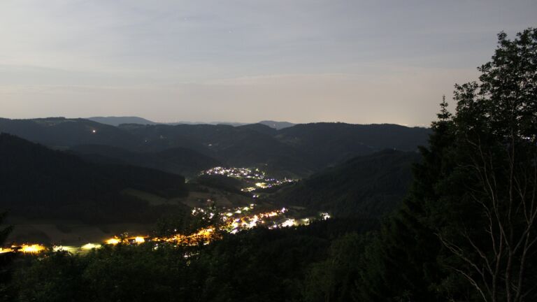 Dieses Bild zeigt eine Webcam-Aufnahme vom Achertal, aufgenommen am Samstag, den 30.05.2026 um 23:40 Uhr. Die Temperatur betrug 22.6°C.