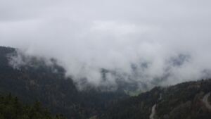 Dieses Bild zeigt eine Webcam-Aufnahme vom Achertal, aufgenommen am Sonntag, den 12.04.2026 um 12:10 Uhr. Die Temperatur betrug 2.1°C.