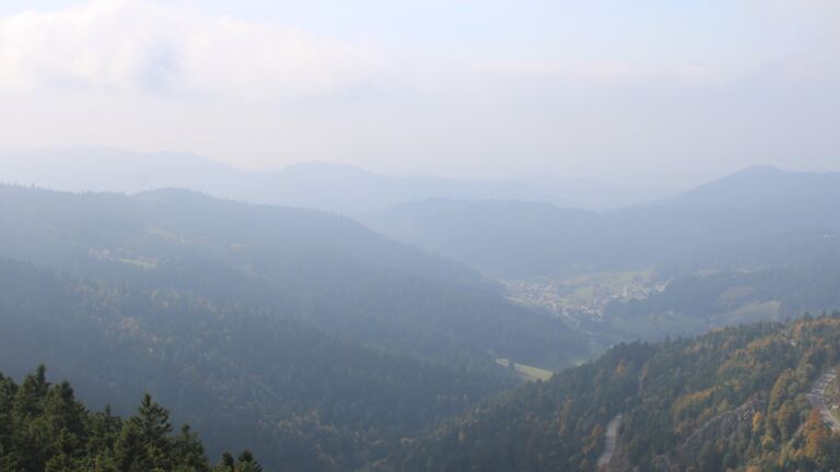 Dieses Bild zeigt eine Webcam-Aufnahme vom Achertal, aufgenommen am Freitag, den 10.10.2025 um 15:10 Uhr. Die Temperatur betrug 12.6°C.
