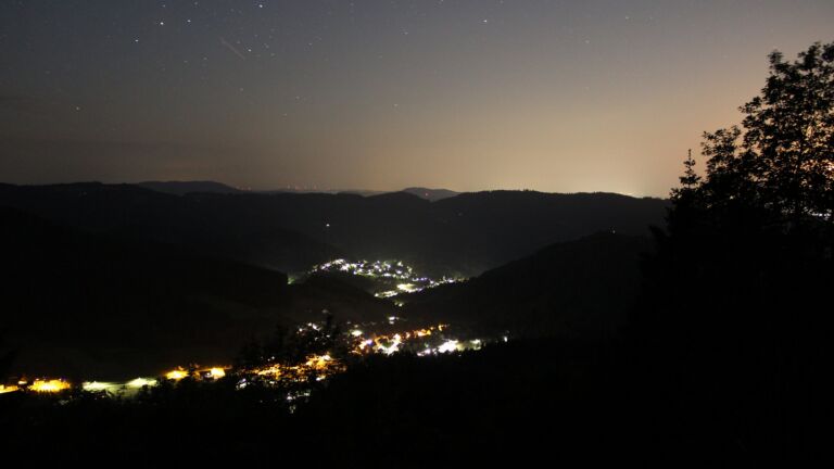 Dieses Bild zeigt eine Webcam-Aufnahme vom Achertal, aufgenommen am Mittwoch, den 27.05.2026 um 03:10 Uhr. Die Temperatur betrug 22.2°C.