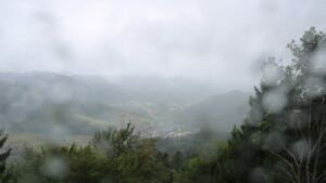Dieses Bild zeigt eine Webcam-Aufnahme vom Achertal, aufgenommen am Sonntag, den 30.08.2026 um 12:10 Uhr. Die Temperatur betrug 15.2°C.