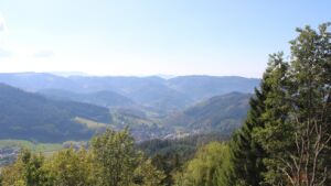 Dieses Bild zeigt eine Webcam-Aufnahme vom Achertal, aufgenommen am Dienstag, den 06.10.2026 um 13:40 Uhr. Die Temperatur betrug 23.7°C.