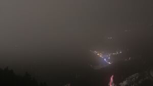 Dieses Bild zeigt eine Webcam-Aufnahme vom Achertal, aufgenommen am Montag, den 12.01.2026 um 19:00 Uhr. Die Temperatur betrug 3.8°C.