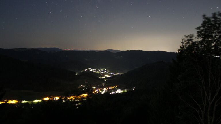 Dieses Bild zeigt eine Webcam-Aufnahme vom Achertal, aufgenommen am Donnerstag, den 09.07.2026 um 03:10 Uhr. Die Temperatur betrug 17.3°C.