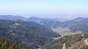 Dieses Bild zeigt eine Webcam-Aufnahme vom Achertal, aufgenommen am Dienstag, den 07.04.2026 um 13:20 Uhr. Die Temperatur betrug 15°C.