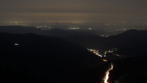 Dieses Bild zeigt eine Webcam-Aufnahme vom Achertal, aufgenommen am Montag, den 09.03.2026 um 05:30 Uhr. Die Temperatur betrug 8.1°C.