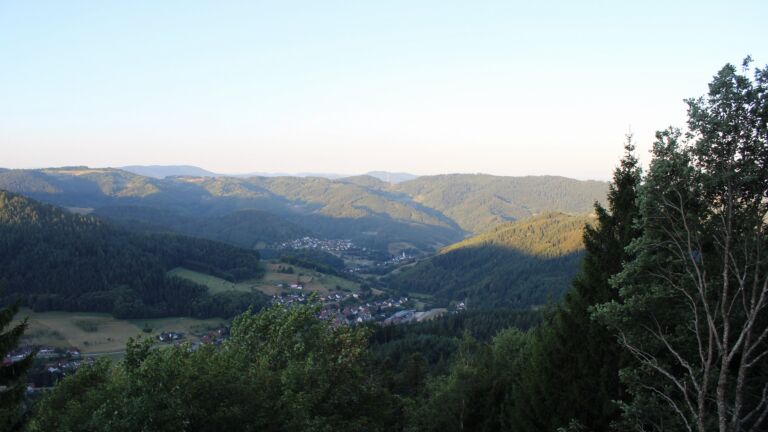 Dieses Bild zeigt eine Webcam-Aufnahme vom Achertal, aufgenommen am Samstag, den 08.08.2026 um 07:00 Uhr. Die Temperatur betrug 18.4°C.