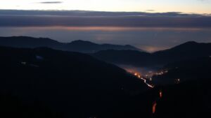 Dieses Bild zeigt eine Webcam-Aufnahme vom Achertal, aufgenommen am Freitag, den 23.01.2026 um 18:10 Uhr. Die Temperatur betrug 4.4°C.