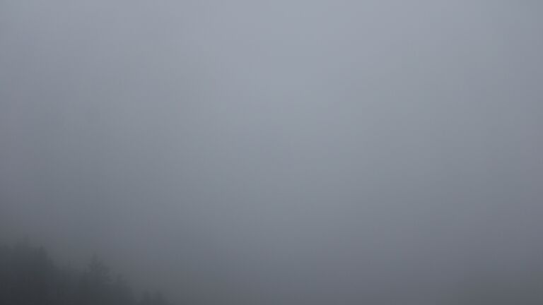 Dieses Bild zeigt eine Webcam-Aufnahme vom Achertal, aufgenommen am Montag, den 27.10.2025 um 07:40 Uhr. Die Temperatur betrug 0.4°C.