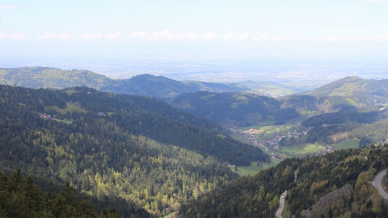 Dieses Bild zeigt eine Webcam-Aufnahme vom Achertal, aufgenommen am Dienstag, den 21.04.2026 um 11:40 Uhr. Die Temperatur betrug 5.4°C.