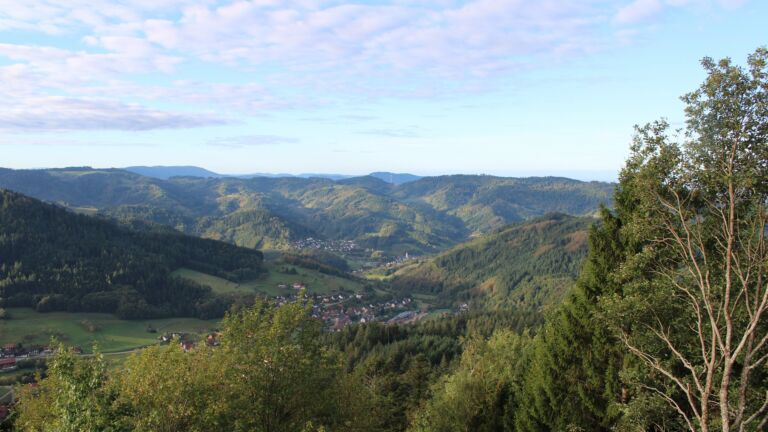 Dieses Bild zeigt eine Webcam-Aufnahme vom Achertal, aufgenommen am Montag, den 12.10.2026 um 09:10 Uhr. Die Temperatur betrug 10°C.
