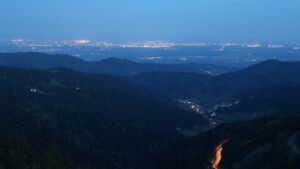 Dieses Bild zeigt eine Webcam-Aufnahme vom Achertal, aufgenommen am Dienstag, den 28.04.2026 um 05:30 Uhr. Die Temperatur betrug 9.6°C.