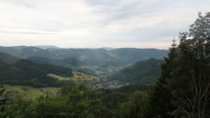 Dieses Bild zeigt eine Webcam-Aufnahme vom Achertal, aufgenommen am Montag, den 08.06.2026 um 21:00 Uhr. Die Temperatur betrug 15.5°C.