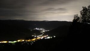 Dieses Bild zeigt eine Webcam-Aufnahme vom Achertal, aufgenommen am Sonntag, den 11.10.2026 um 00:00 Uhr. Die Temperatur betrug 8.3°C.