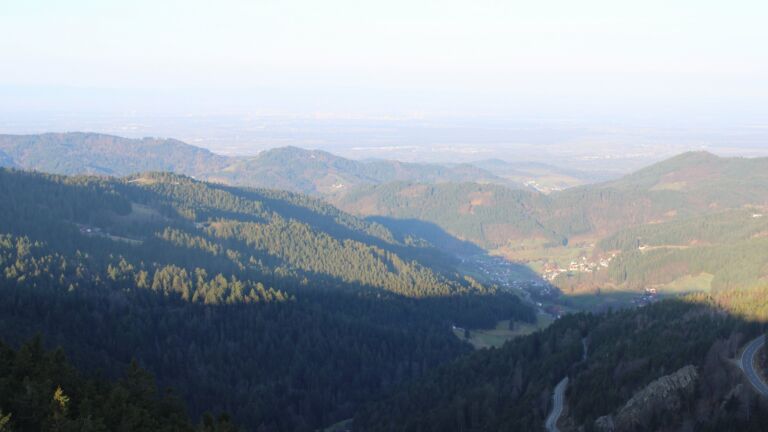 Dieses Bild zeigt eine Webcam-Aufnahme vom Achertal, aufgenommen am Dienstag, den 03.03.2026 um 08:10 Uhr. Die Temperatur betrug 7.9°C.