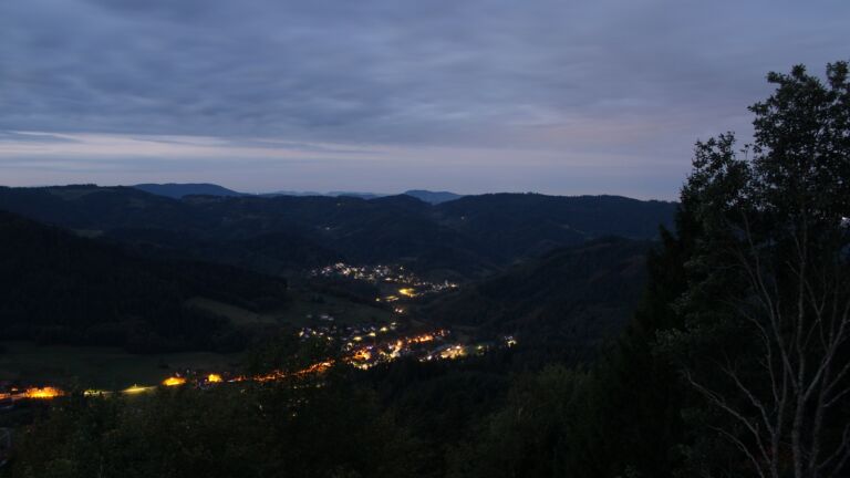Dieses Bild zeigt eine Webcam-Aufnahme vom Achertal, aufgenommen am Sonntag, den 04.10.2026 um 06:50 Uhr. Die Temperatur betrug 15.9°C.