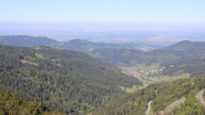 Dieses Bild zeigt eine Webcam-Aufnahme vom Achertal, aufgenommen am Donnerstag, den 30.04.2026 um 09:50 Uhr. Die Temperatur betrug 5.6°C.