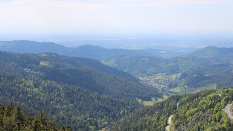 Dieses Bild zeigt eine Webcam-Aufnahme vom Achertal, aufgenommen am Freitag, den 09.05.2025 um 14:50 Uhr. Die Temperatur betrug 10.2°C.