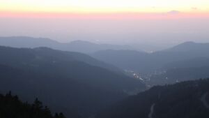 Dieses Bild zeigt eine Webcam-Aufnahme vom Achertal, aufgenommen am Mittwoch, den 18.03.2026 um 19:10 Uhr. Die Temperatur betrug 4.1°C.