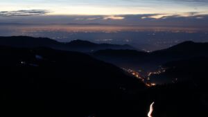 Dieses Bild zeigt eine Webcam-Aufnahme vom Achertal, aufgenommen am Samstag, den 17.01.2026 um 18:00 Uhr. Die Temperatur betrug 5.4°C.