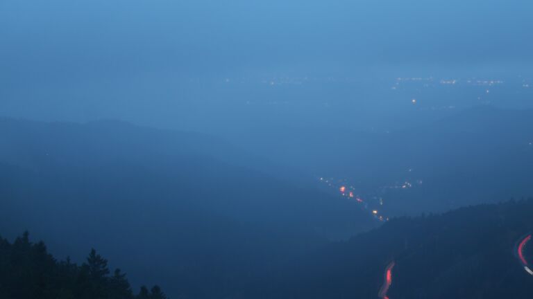 Dieses Bild zeigt eine Webcam-Aufnahme vom Achertal, aufgenommen am Samstag, den 01.11.2025 um 17:30 Uhr. Die Temperatur betrug 10.1°C.