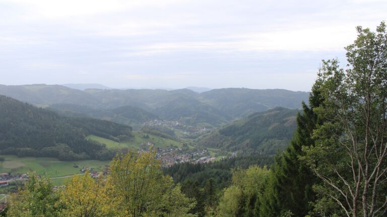 Dieses Bild zeigt eine Webcam-Aufnahme vom Achertal, aufgenommen am Montag, den 26.10.2026 um 13:10 Uhr. Die Temperatur betrug 10.3°C.