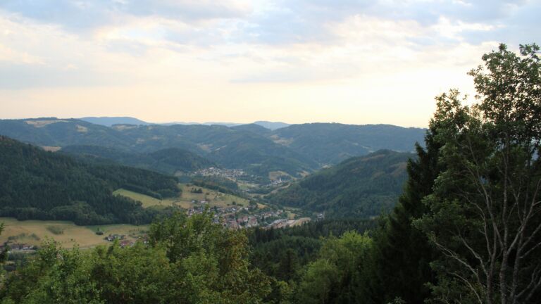 Dieses Bild zeigt eine Webcam-Aufnahme vom Achertal, aufgenommen am Samstag, den 15.08.2026 um 19:50 Uhr. Die Temperatur betrug 29.7°C.