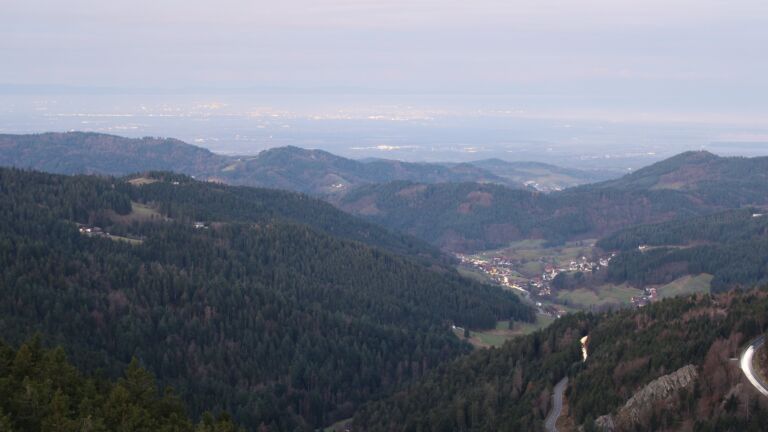 Dieses Bild zeigt eine Webcam-Aufnahme vom Achertal, aufgenommen am Mittwoch, den 03.12.2025 um 07:30 Uhr. Die Temperatur betrug 4.3°C.