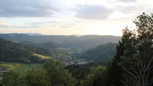 Dieses Bild zeigt eine Webcam-Aufnahme vom Achertal, aufgenommen am Mittwoch, den 16.09.2026 um 19:00 Uhr. Die Temperatur betrug 15.1°C.