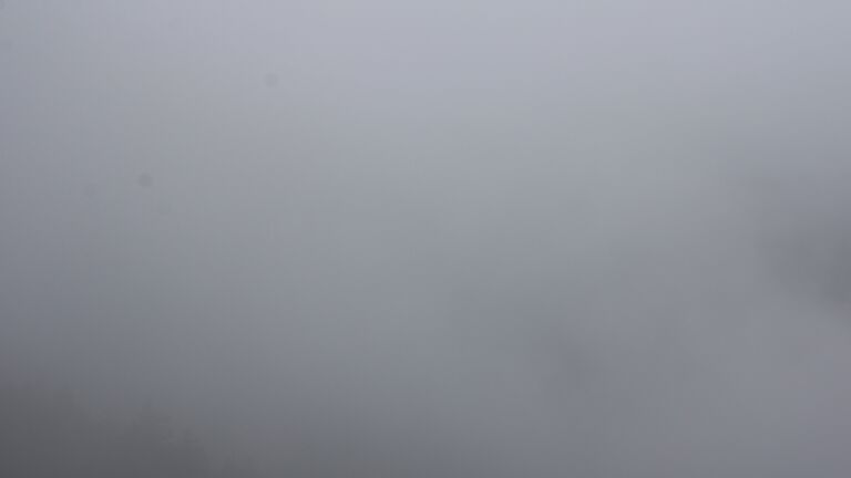 Dieses Bild zeigt eine Webcam-Aufnahme vom Achertal, aufgenommen am Donnerstag, den 30.10.2025 um 11:50 Uhr. Die Temperatur betrug 4.9°C.