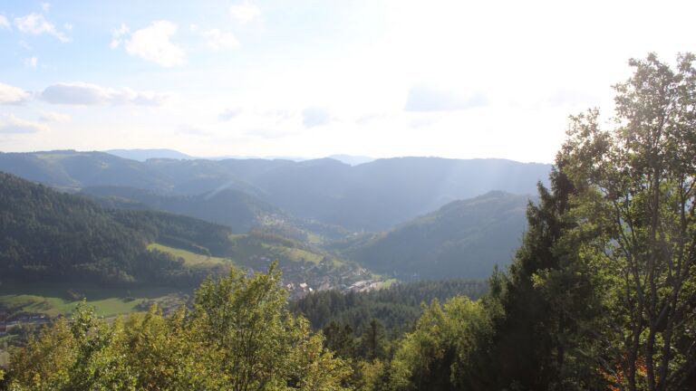 Dieses Bild zeigt eine Webcam-Aufnahme vom Achertal, aufgenommen am Freitag, den 02.10.2026 um 17:10 Uhr. Die Temperatur betrug 19.6°C.