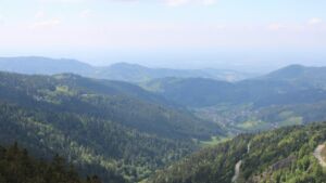 Dieses Bild zeigt eine Webcam-Aufnahme vom Achertal, aufgenommen am Freitag, den 08.05.2026 um 14:50 Uhr. Die Temperatur betrug 12.2°C.