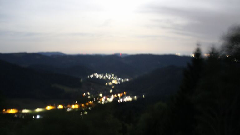 Dieses Bild zeigt eine Webcam-Aufnahme vom Achertal, aufgenommen am Donnerstag, den 27.08.2026 um 03:30 Uhr. Die Temperatur betrug 22.2°C.