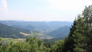 Dieses Bild zeigt eine Webcam-Aufnahme vom Achertal, aufgenommen am Freitag, den 26.06.2026 um 17:50 Uhr. Die Temperatur betrug 39.5°C.