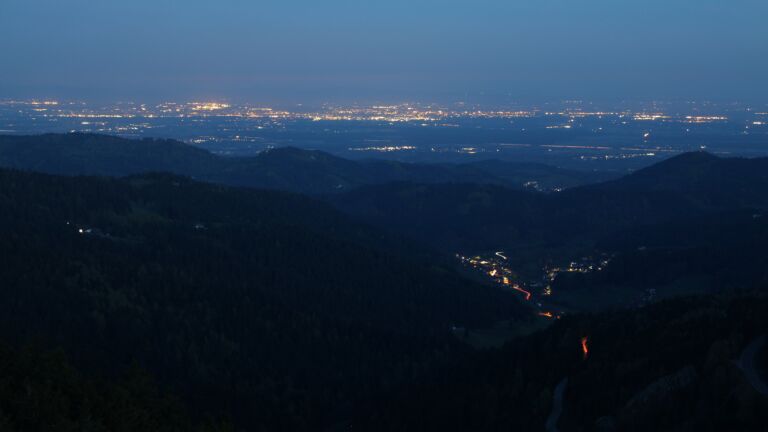 Dieses Bild zeigt eine Webcam-Aufnahme vom Achertal, aufgenommen am Montag, den 20.04.2026 um 05:40 Uhr. Die Temperatur betrug 3.8°C.