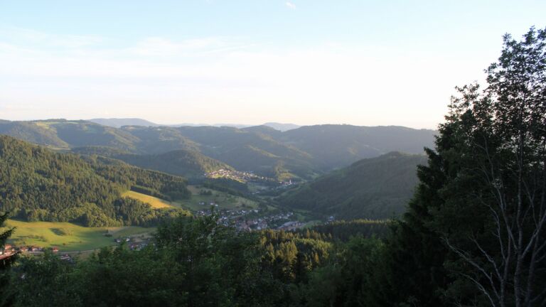 Dieses Bild zeigt eine Webcam-Aufnahme vom Achertal, aufgenommen am Samstag, den 13.06.2026 um 20:50 Uhr. Die Temperatur betrug 19.6°C.