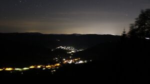 Dieses Bild zeigt eine Webcam-Aufnahme vom Achertal, aufgenommen am Samstag, den 23.05.2026 um 03:10 Uhr. Die Temperatur betrug 18.3°C.