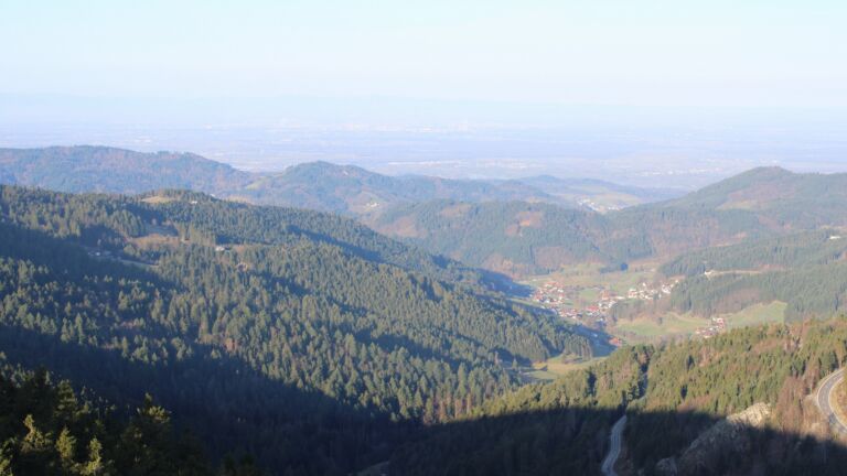 Dieses Bild zeigt eine Webcam-Aufnahme vom Achertal, aufgenommen am Dienstag, den 03.03.2026 um 08:40 Uhr. Die Temperatur betrug 8.3°C.