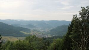 Dieses Bild zeigt eine Webcam-Aufnahme vom Achertal, aufgenommen am Samstag, den 01.08.2026 um 07:00 Uhr. Die Temperatur betrug 17.4°C.