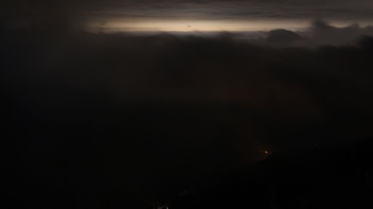 Dieses Bild zeigt eine Webcam-Aufnahme vom Achertal, aufgenommen am Freitag, den 21.11.2025 um 04:30 Uhr. Die Temperatur betrug -4.2°C.